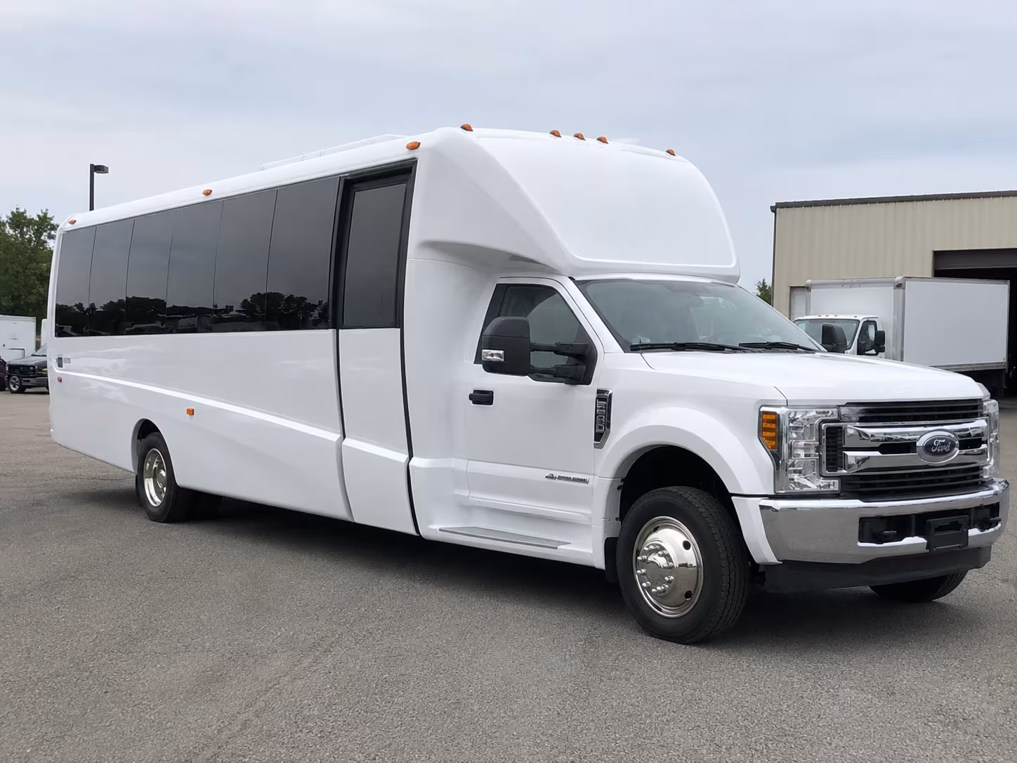 Sterling Heights Airport Shuttle & Transportation party bus exterior