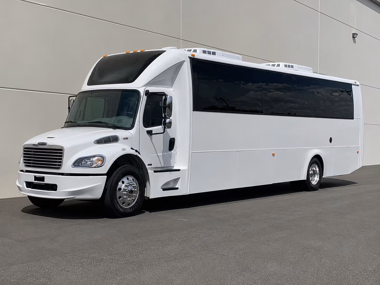 Sterling Heights Birthday, Sweet 16, & Quinceañera Transportation party bus exterior