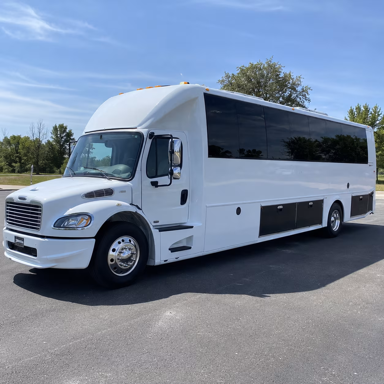 Sterling Heights Birthday, Sweet 16, & Quinceañera Transportation party bus exterior